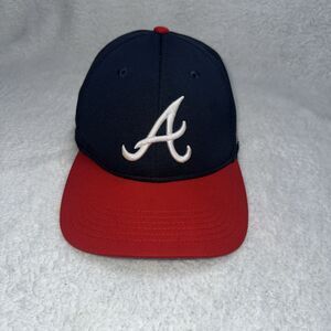 Atlanta Braves baseball cap New Era Navy Blue And Red With Embroidered Logo